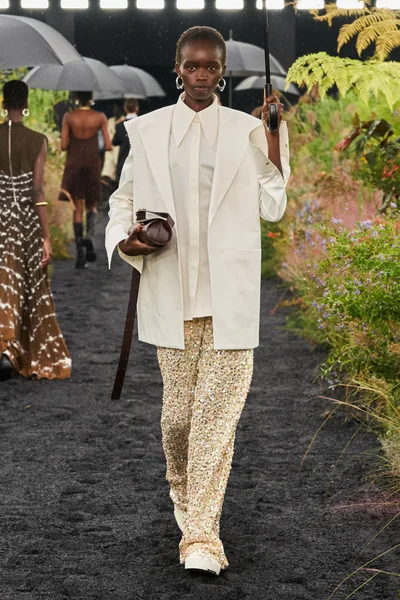 Look 26